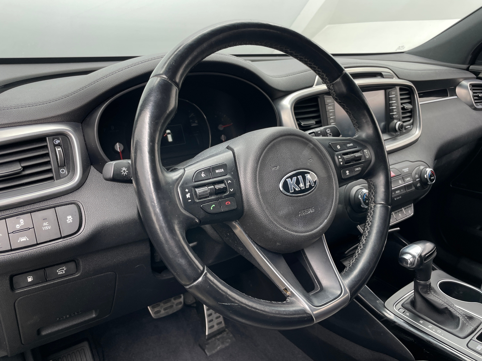 Thumbnail: 2016 Kia Sorento - 4