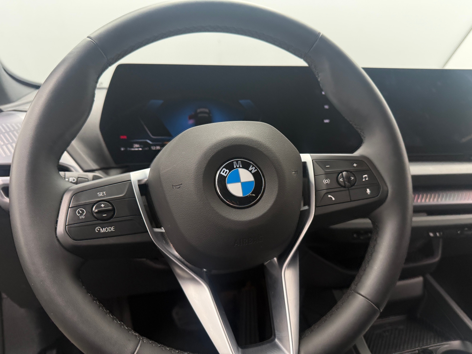 Thumbnail: 2025 BMW 2 Series - 4