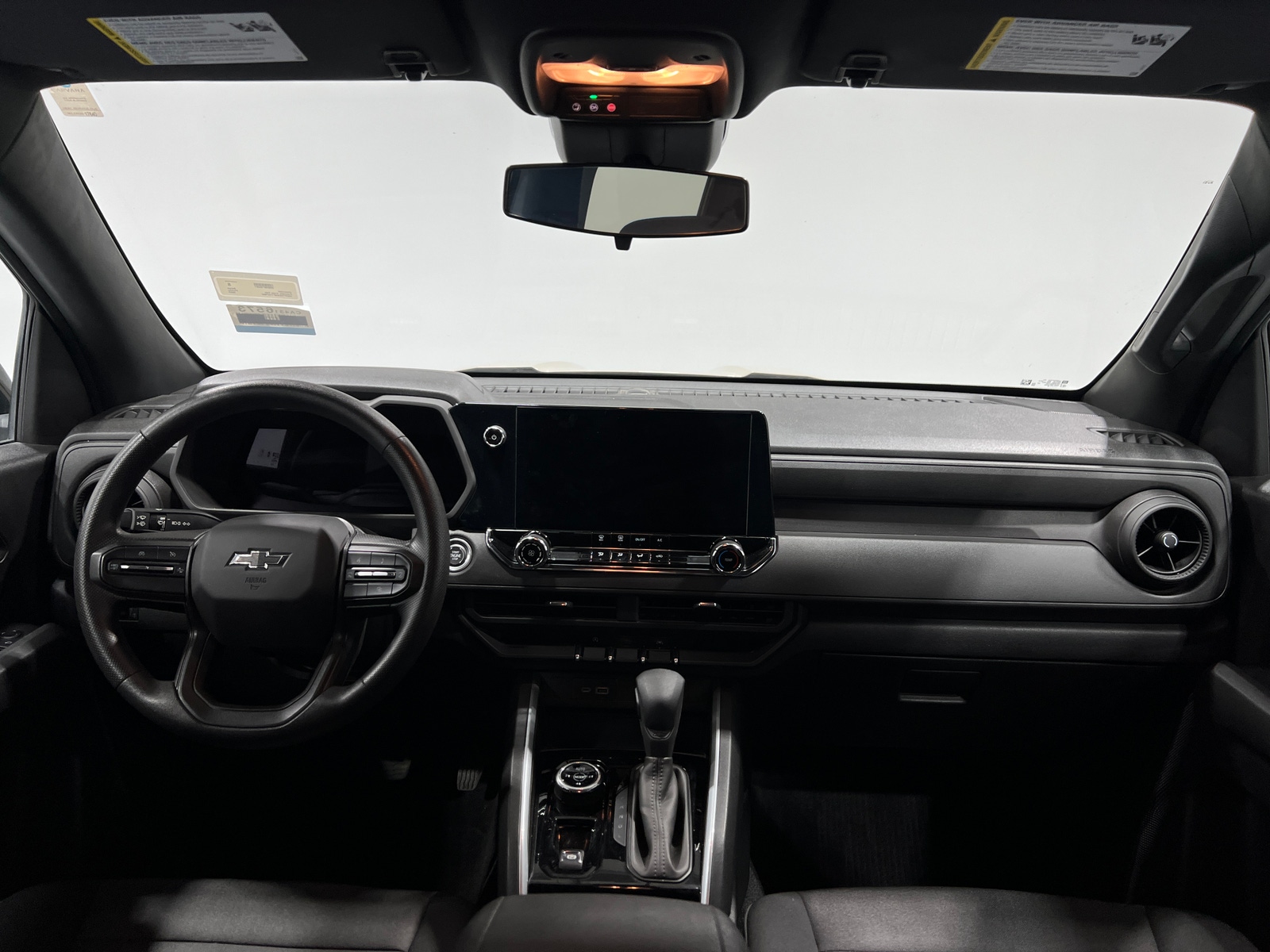 Thumbnail: 2023 Chevrolet Colorado - 3