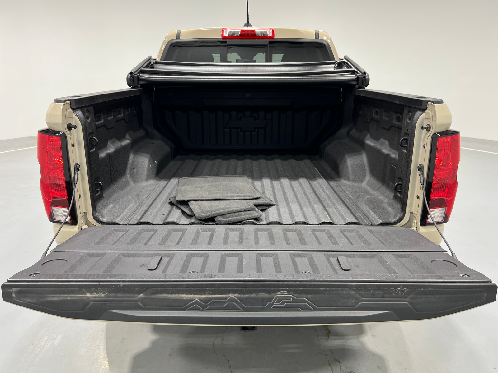 Thumbnail: 2023 Chevrolet Colorado - 7