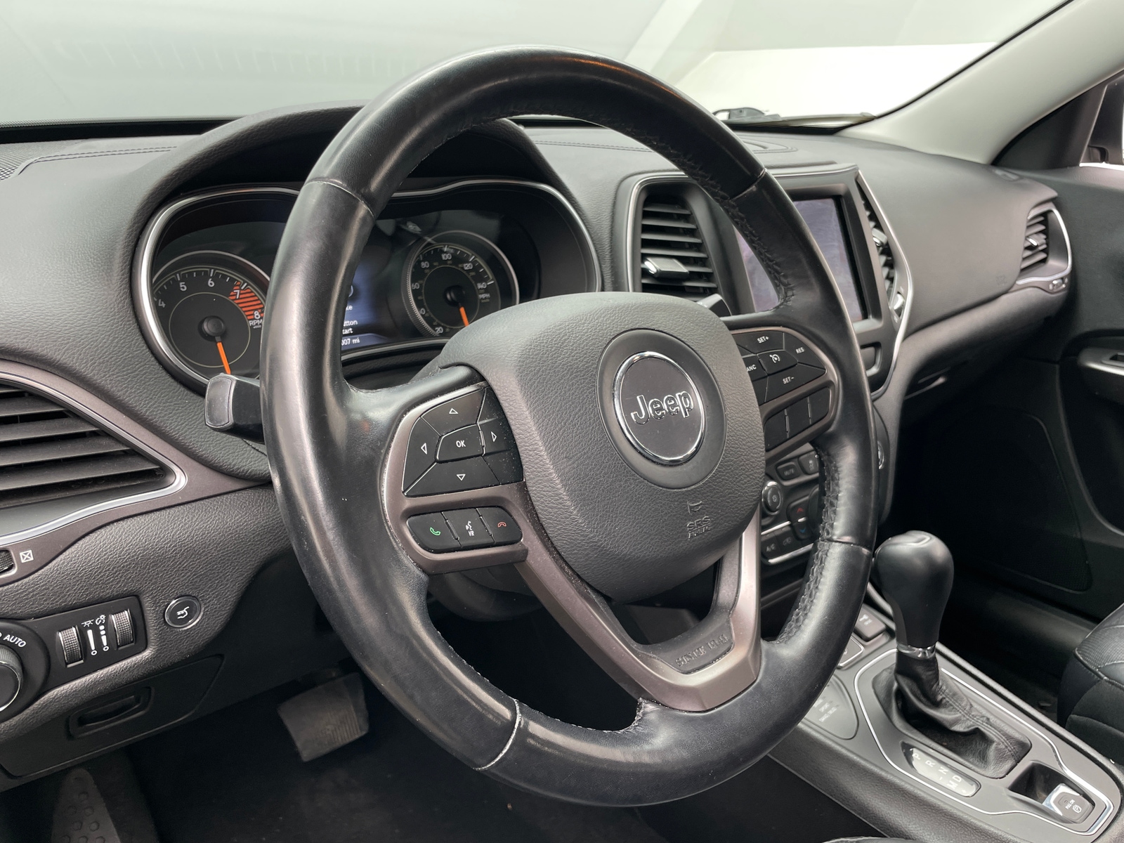 Thumbnail: 2021 Jeep Cherokee - 4