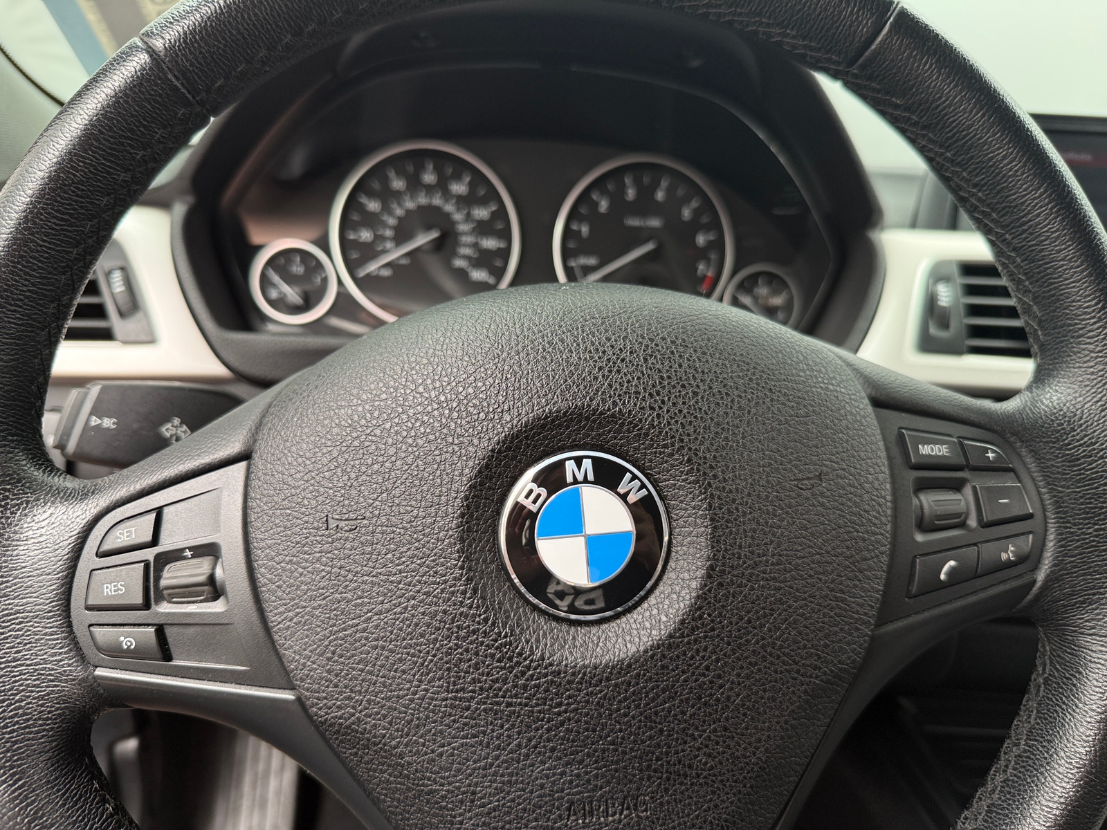 Thumbnail: 2018 BMW 3 Series - 4