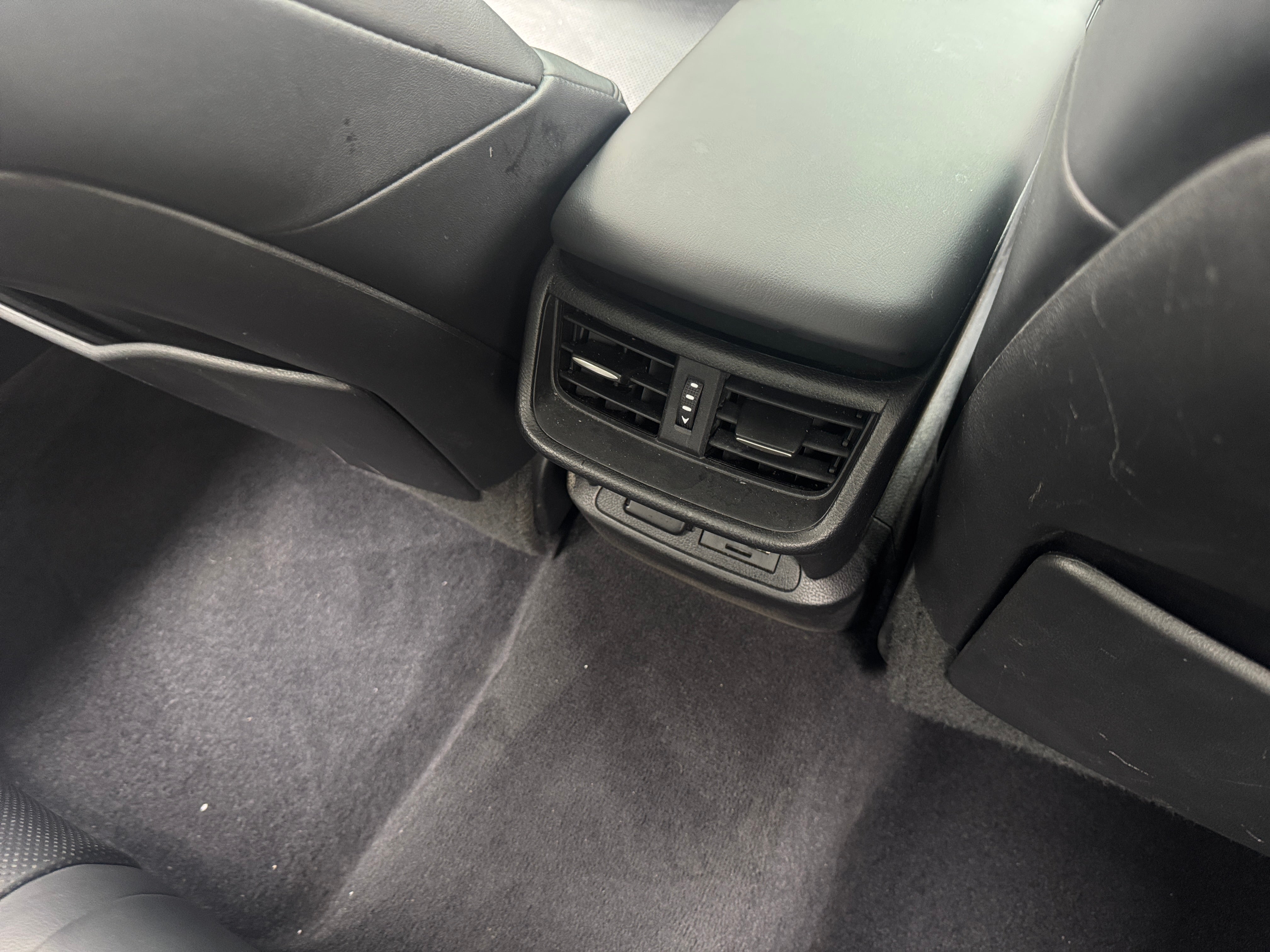 2020 Lexus ES 350 - Photo 6