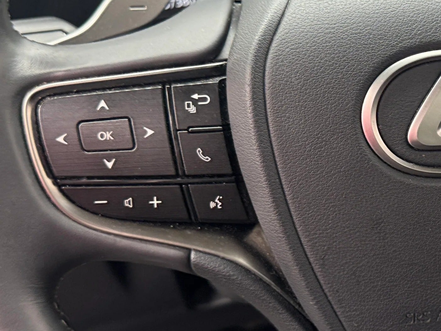 2020 Lexus ES 350 - Photo 19