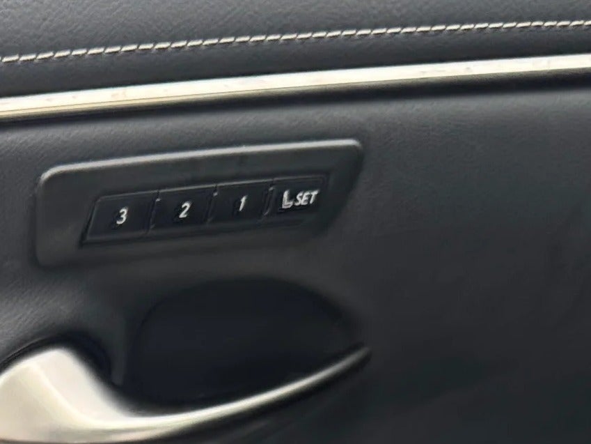 2020 Lexus ES 350 - Photo 20