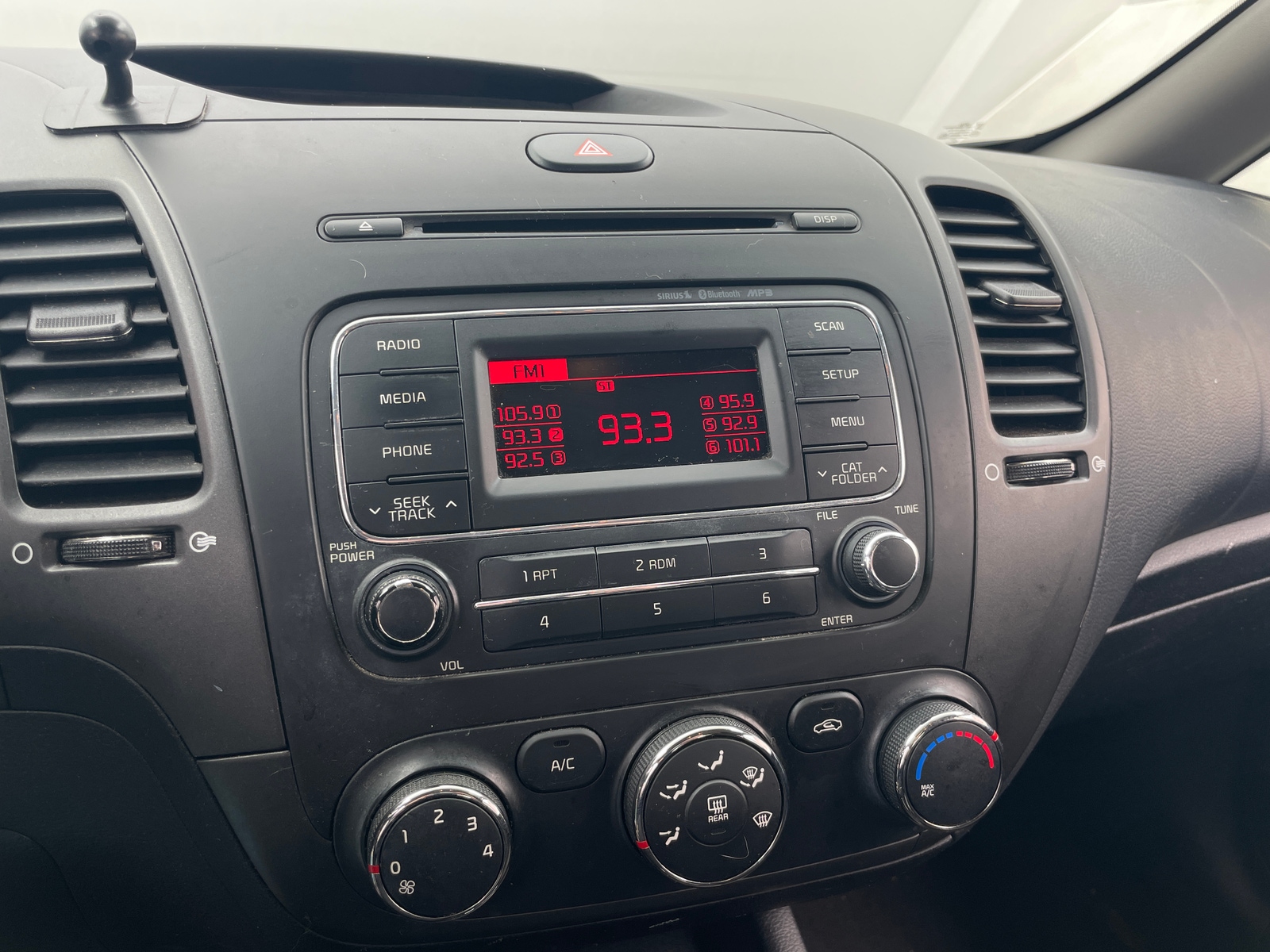 Thumbnail: 2016 Kia Forte - 4