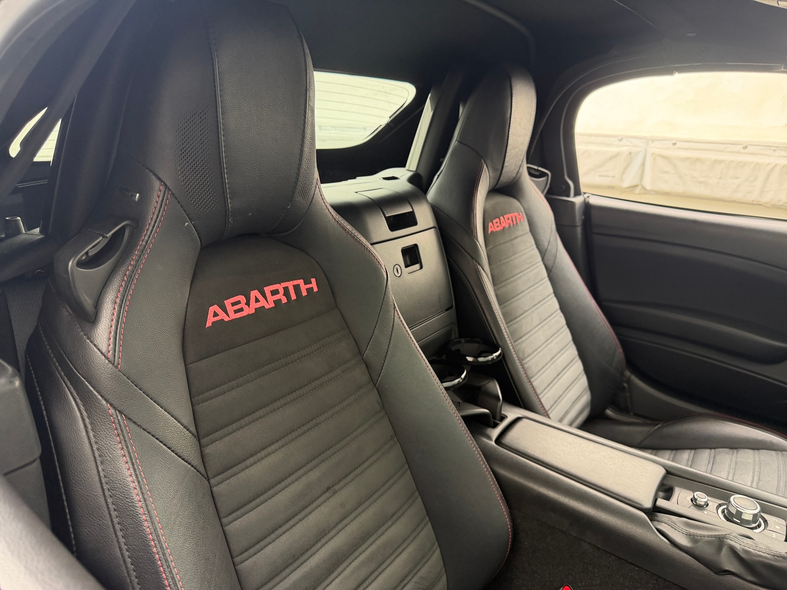 Thumbnail: 2019 Fiat 124 Spider - 2