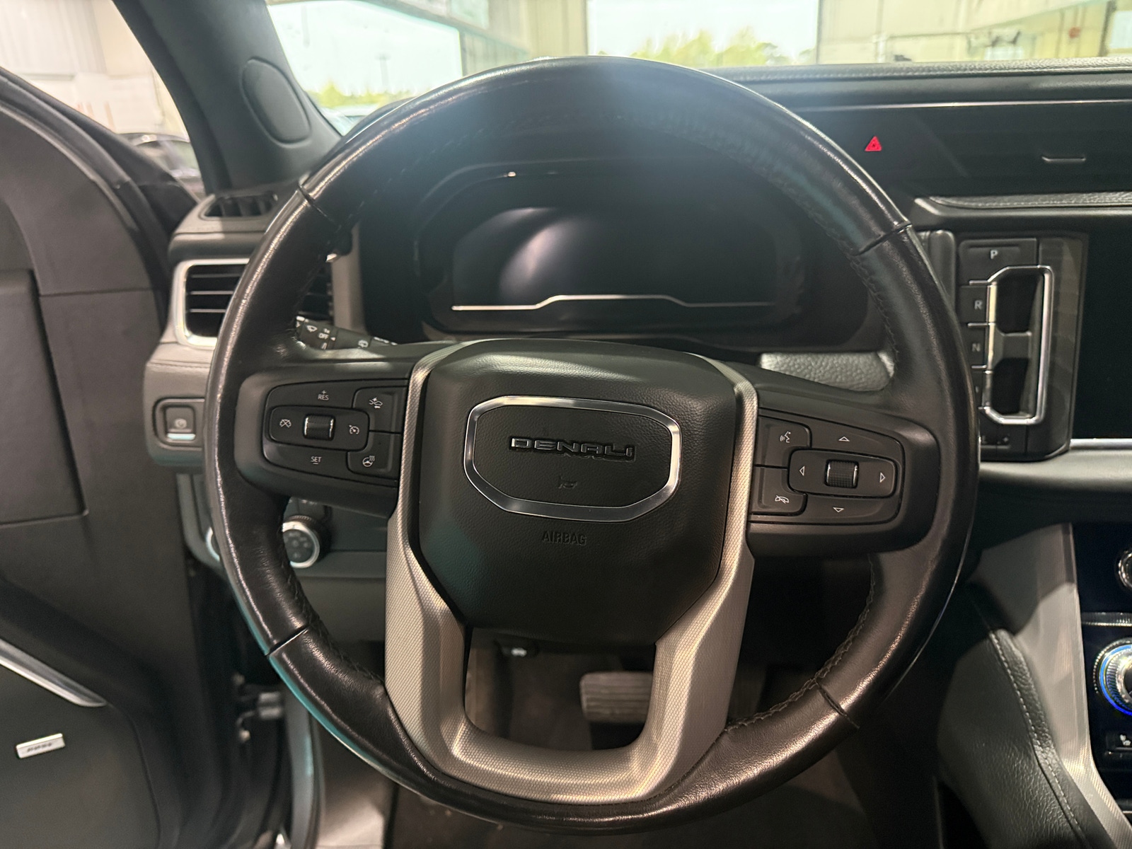 Thumbnail: 2022 GMC Yukon XL - 4