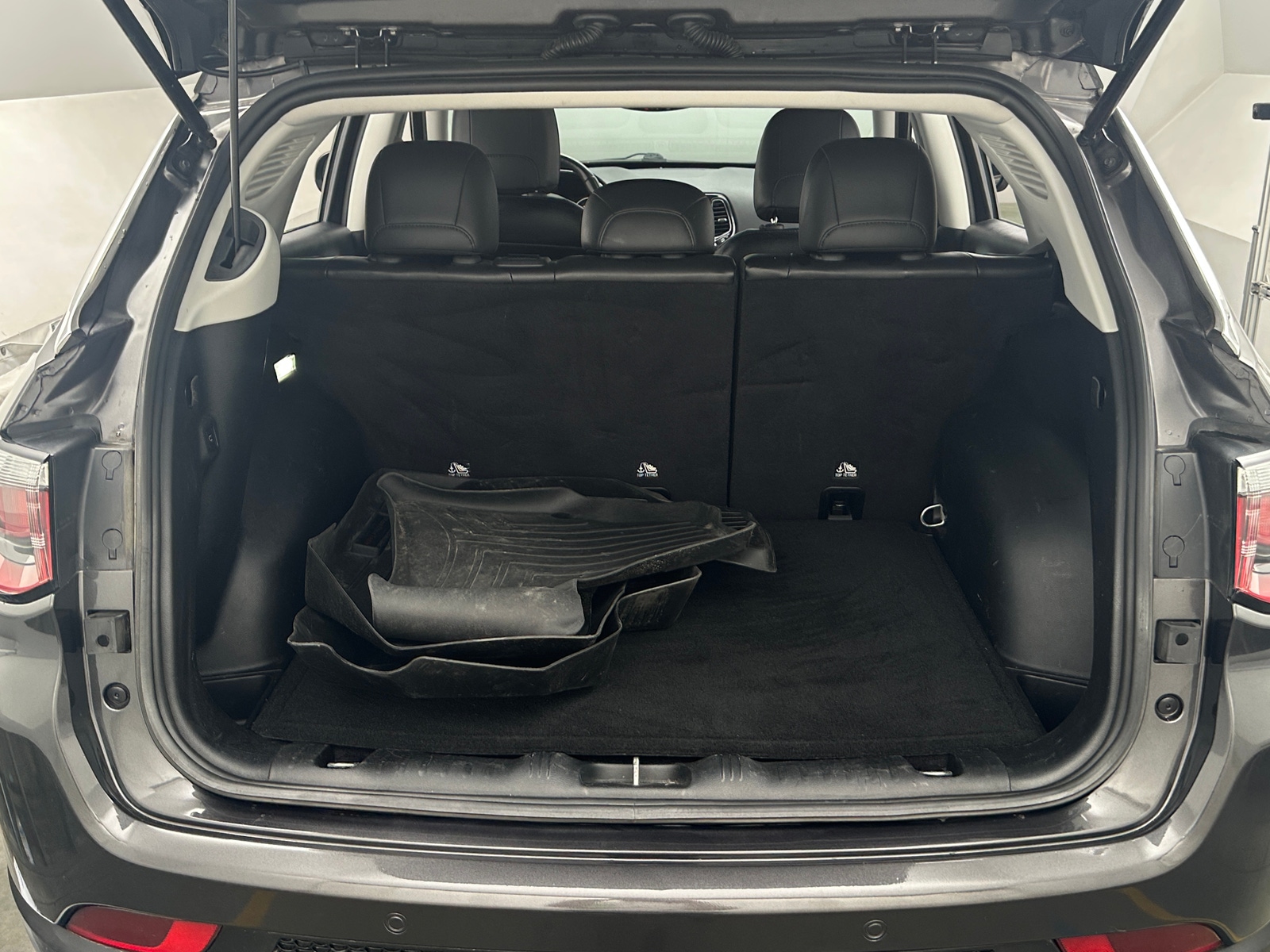 Thumbnail: 2018 Jeep Compass - 6