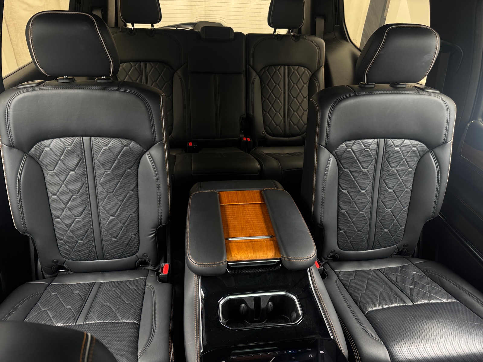 Thumbnail: 2022 Jeep Grand Wagoneer - 4