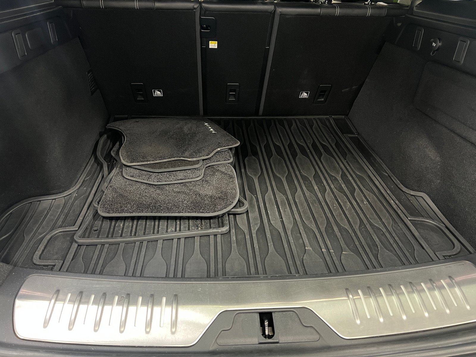 Thumbnail: 2019 Land Rover Range Rover Velar - 6