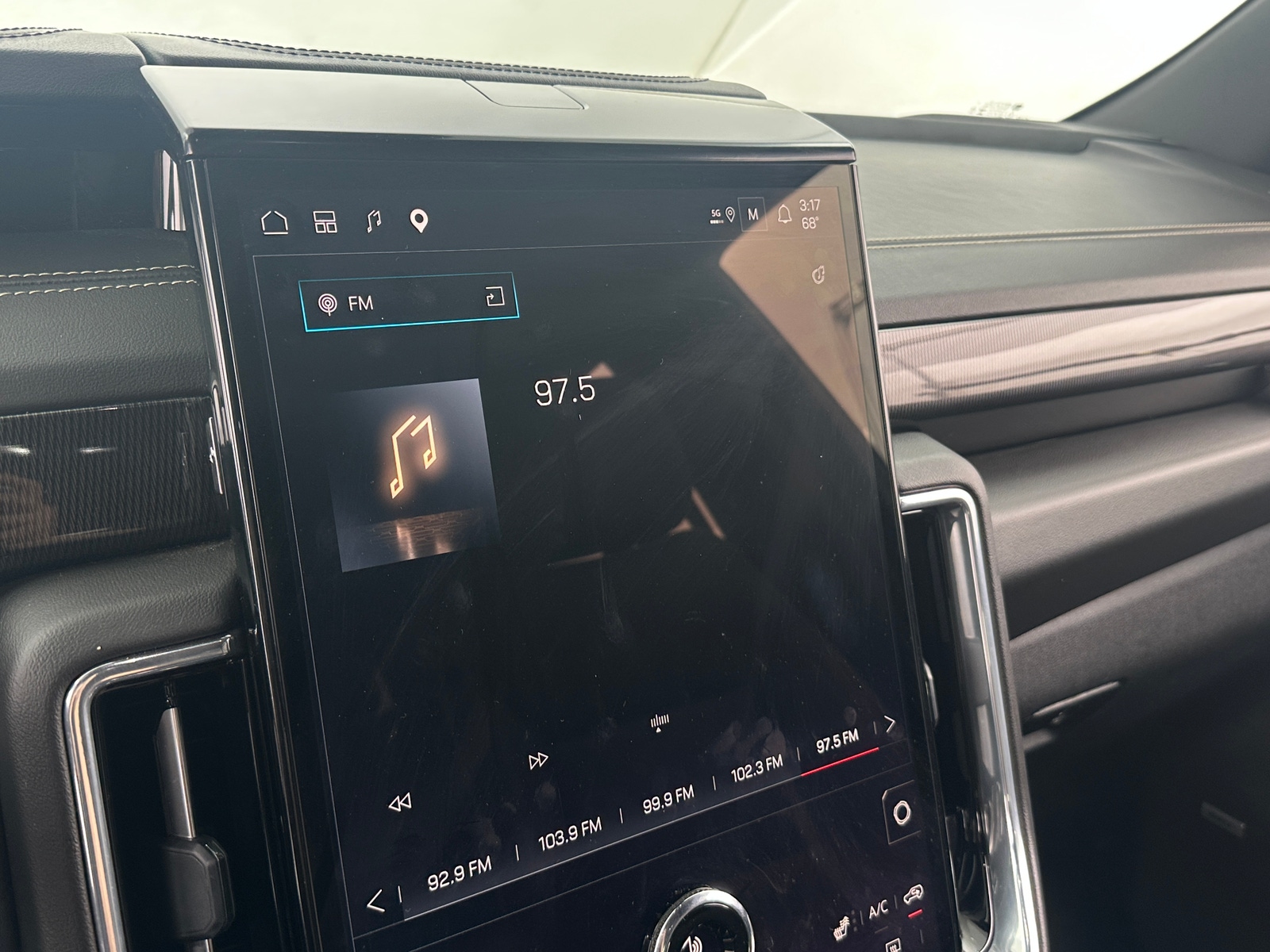 Thumbnail: 2025 GMC Yukon - 3