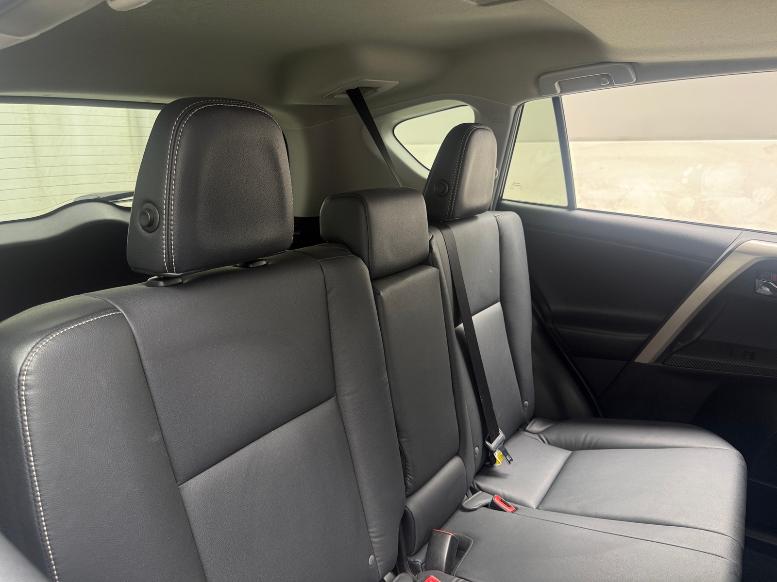 Thumbnail: 2015 Toyota RAV4 - 6