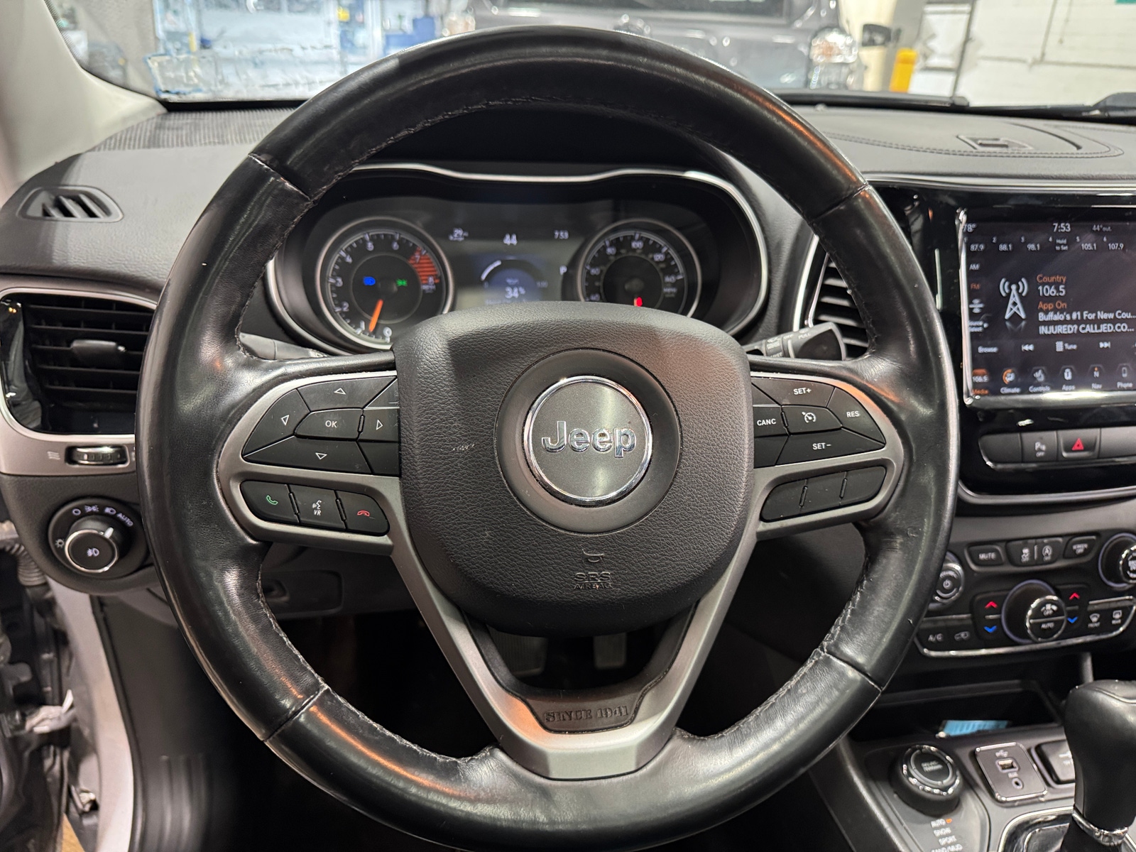 Thumbnail: 2019 Jeep Cherokee - 4