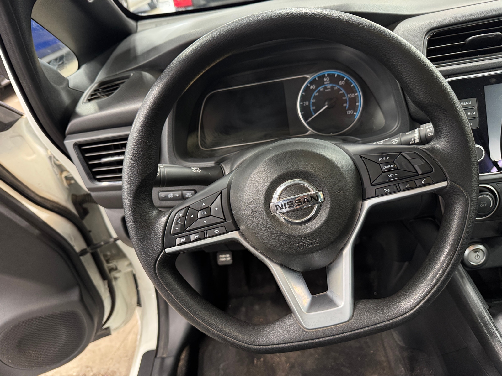 Thumbnail: 2022 Nissan Leaf - 5