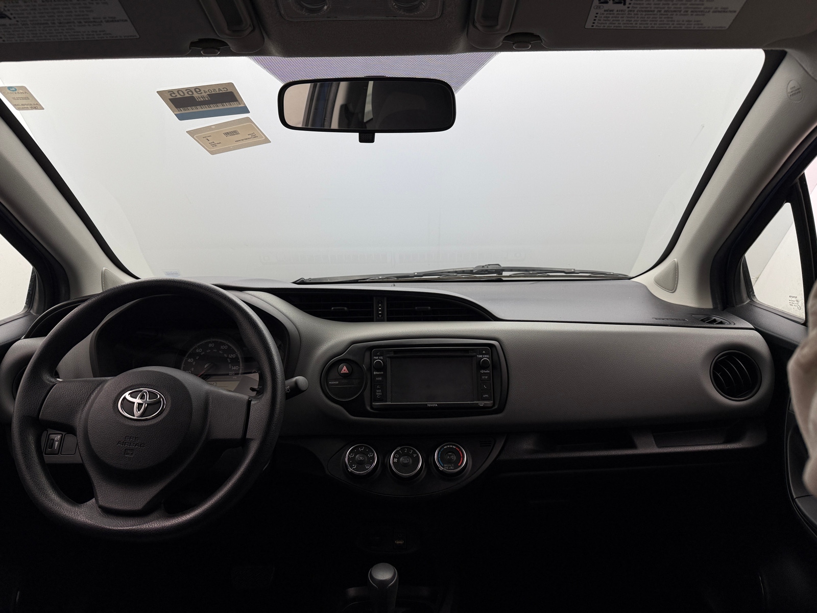 Thumbnail: 2015 Toyota Yaris - 3