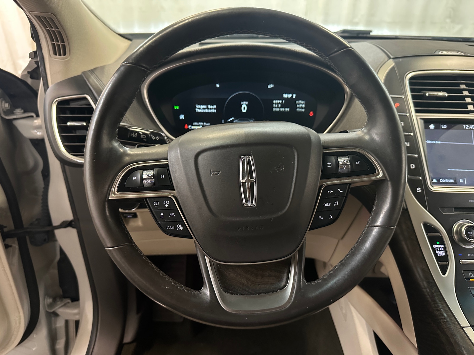 Thumbnail: 2019 Lincoln Nautilus - 4