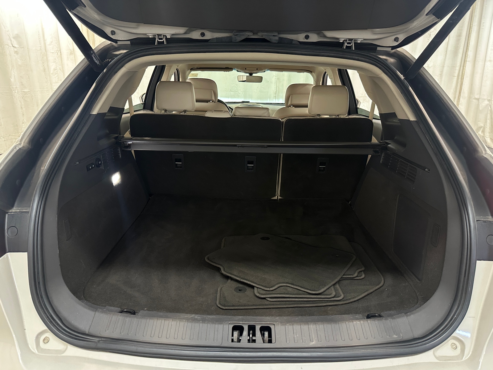 Thumbnail: 2019 Lincoln Nautilus - 6