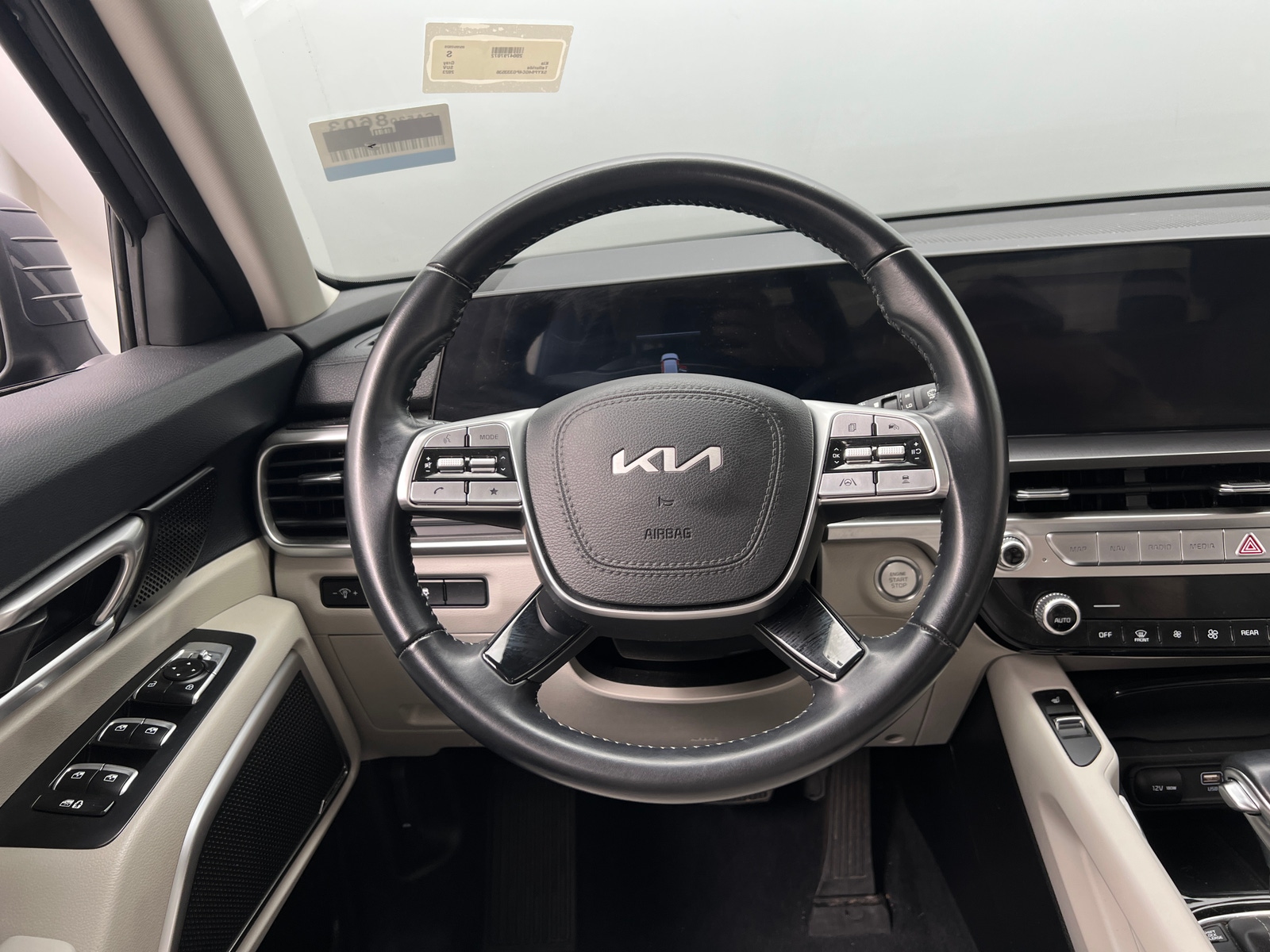 Thumbnail: 2023 Kia Telluride - 4