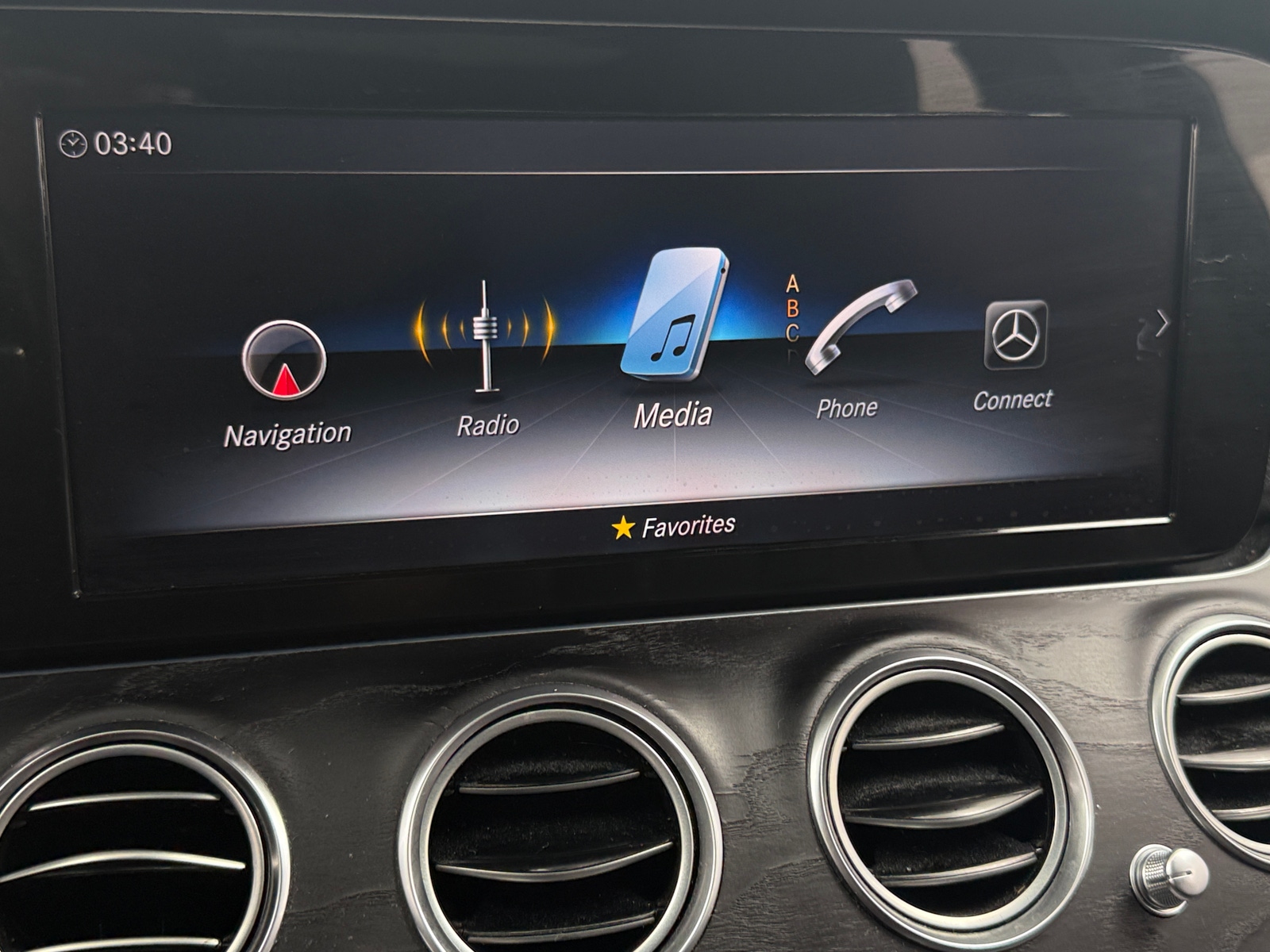 Thumbnail: 2019 Mercedes-Benz E-Class - 3
