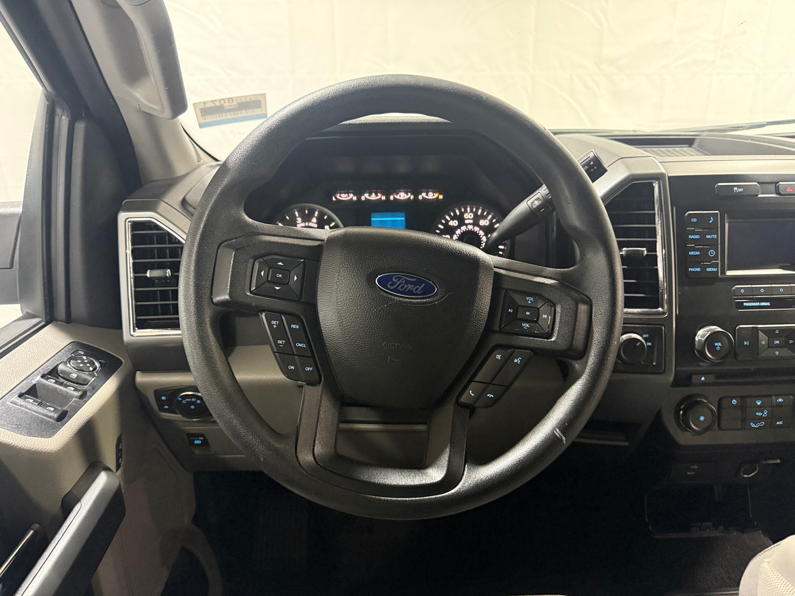 Thumbnail: 2016 Ford Econoline - 5