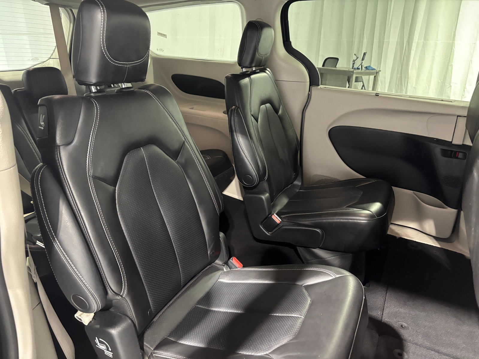 Thumbnail: 2023 Chrysler Pacifica - 5