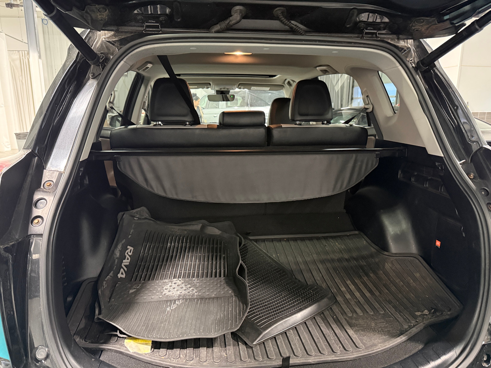 Thumbnail: 2017 Toyota RAV4 - 6