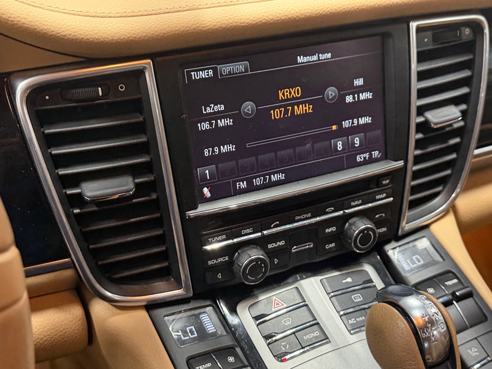 Thumbnail: 2011 Porsche Panamera - 3