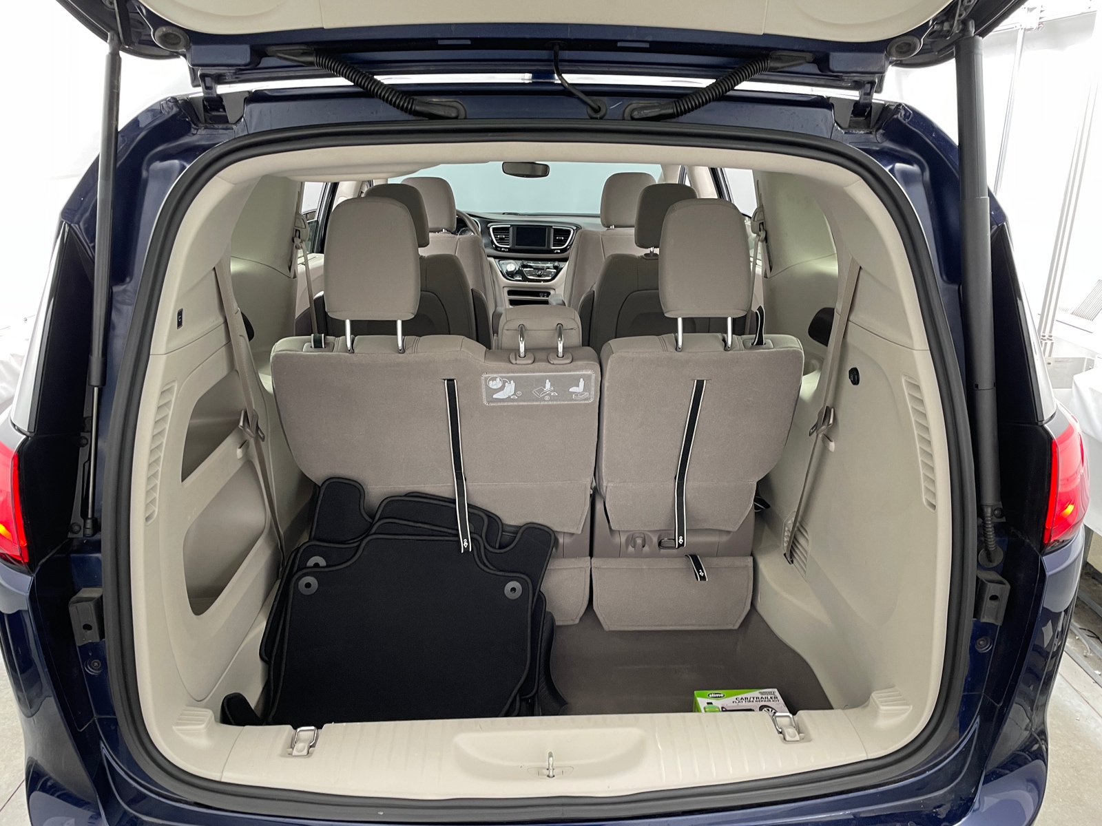 Thumbnail: 2020 Chrysler Pacifica - 7