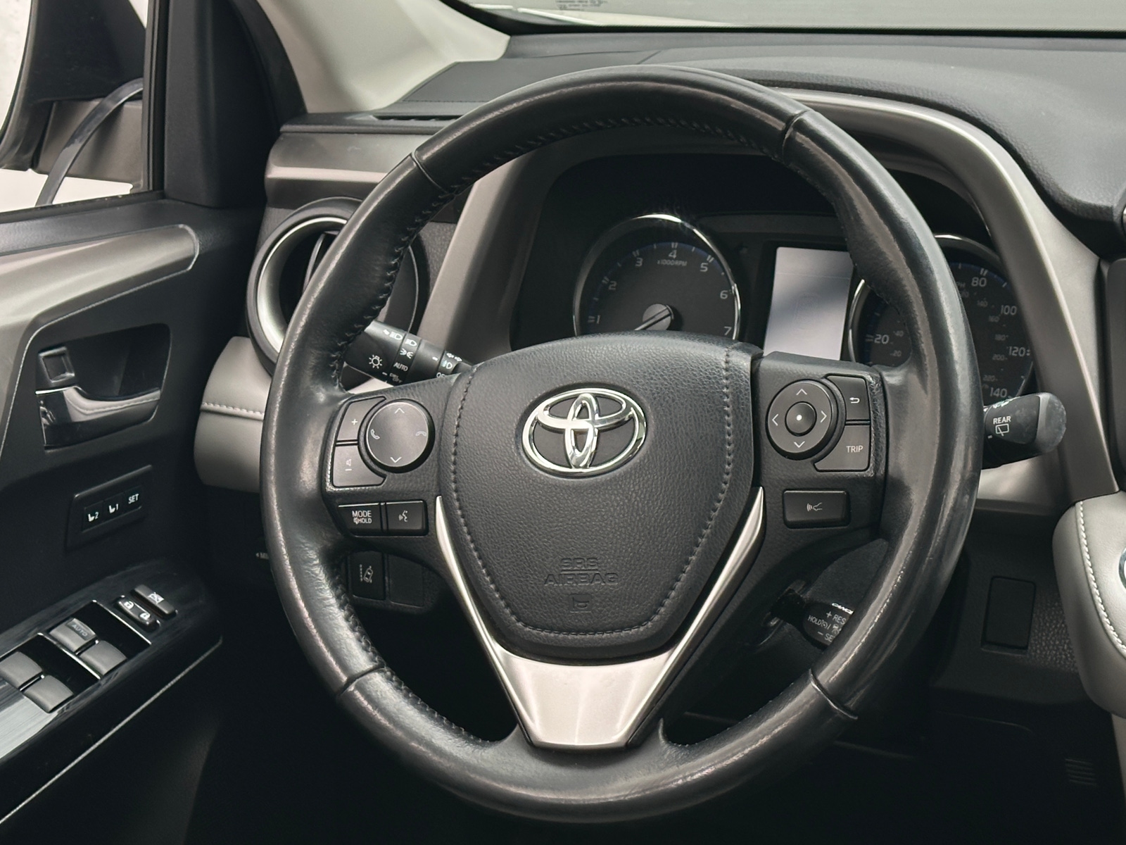 Thumbnail: 2018 Toyota RAV4 - 4