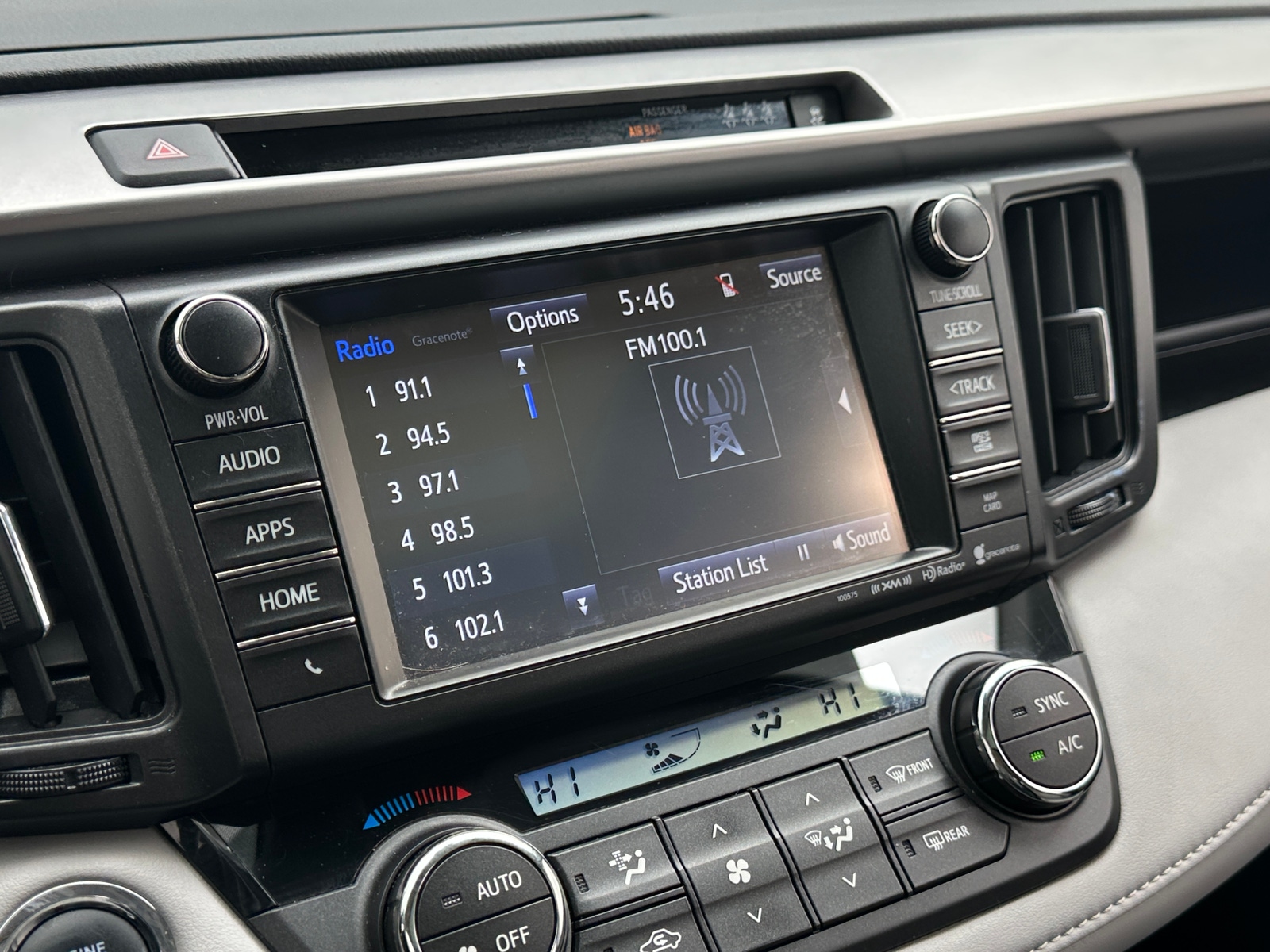 Thumbnail: 2018 Toyota RAV4 - 3