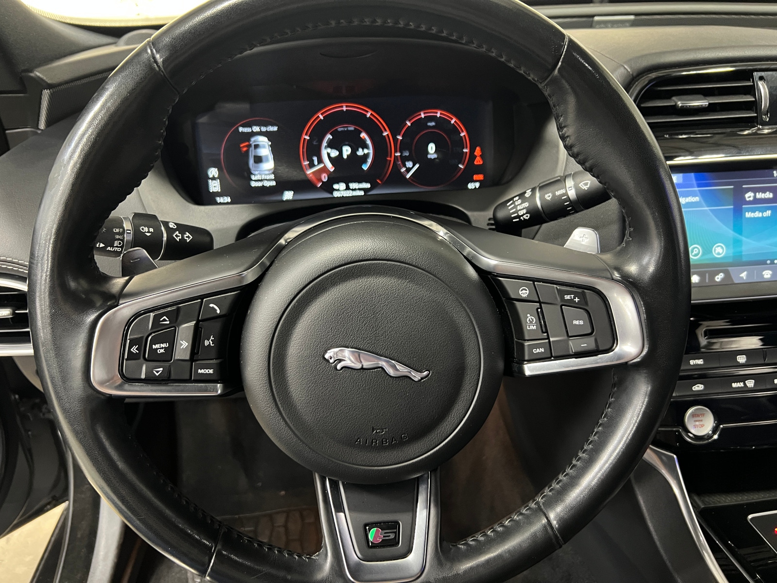 Thumbnail: 2018 Jaguar XE - 4