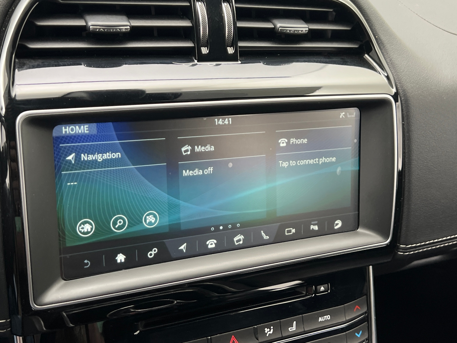 Thumbnail: 2018 Jaguar XE - 3