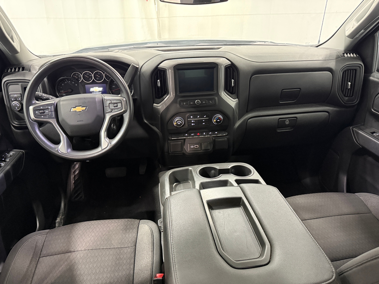 Thumbnail: 2022 Chevrolet Silverado 1500 - 3