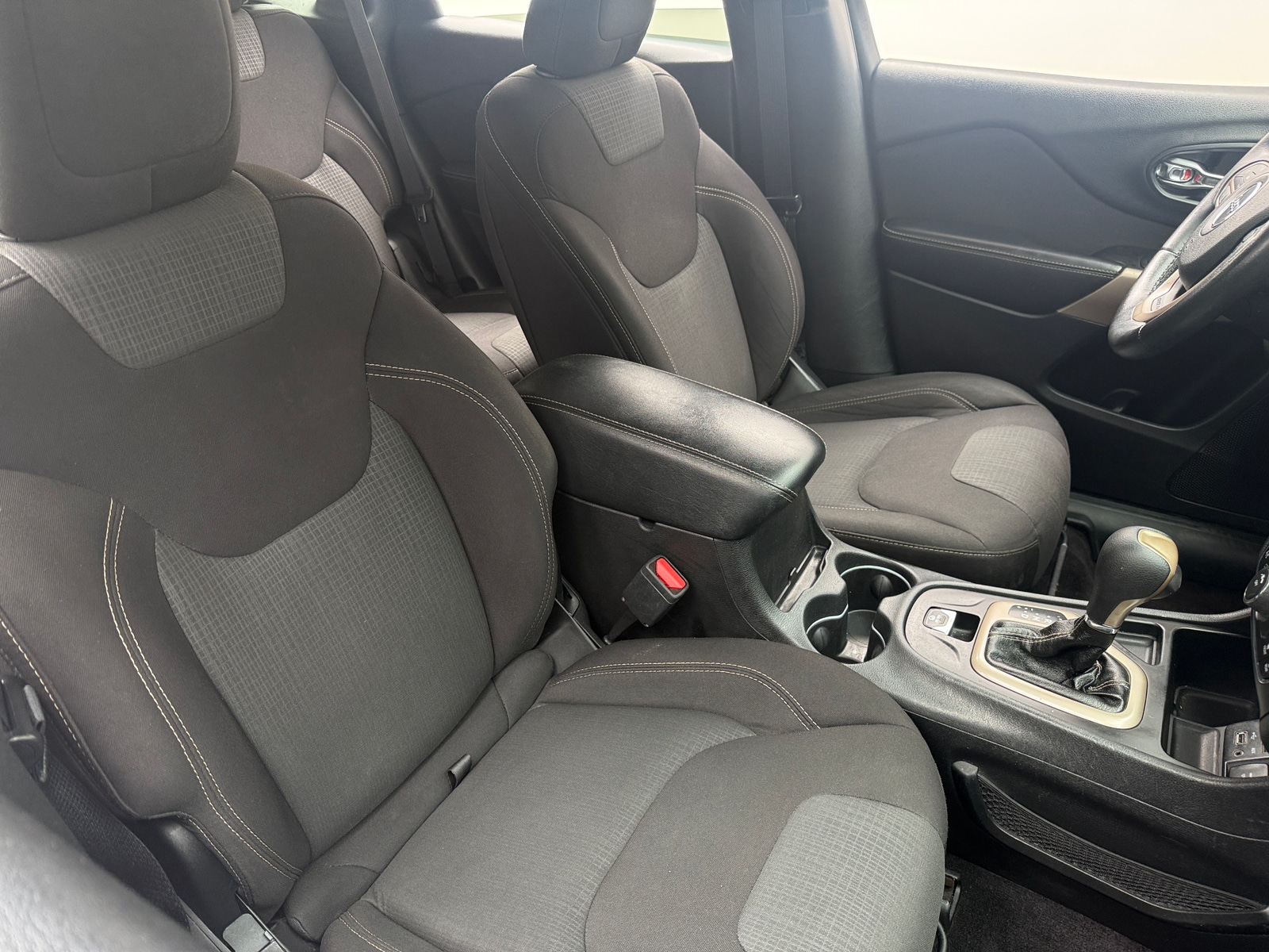 Thumbnail: 2017 Jeep Cherokee - 2