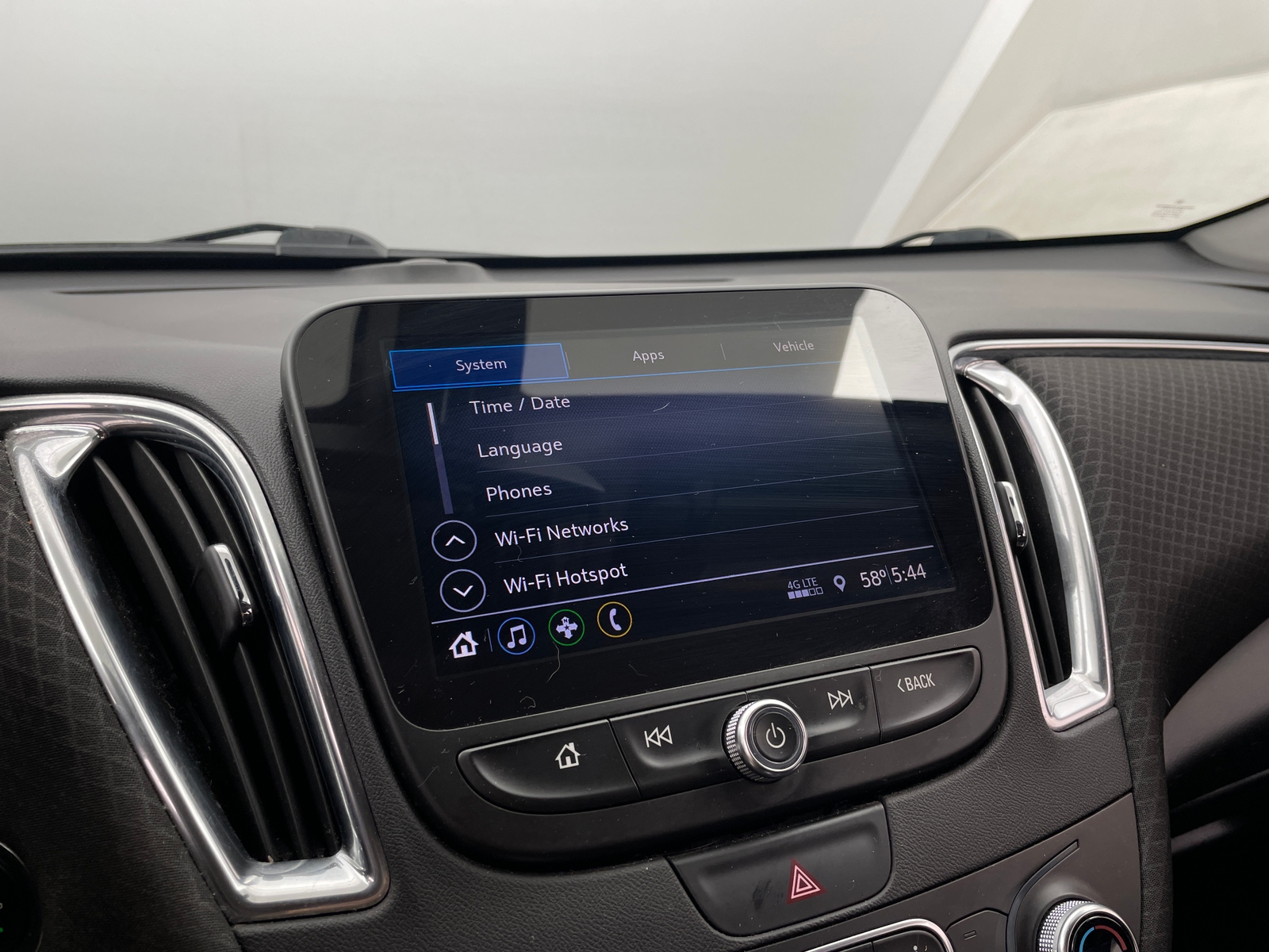 Thumbnail: 2019 Chevrolet Malibu - 4