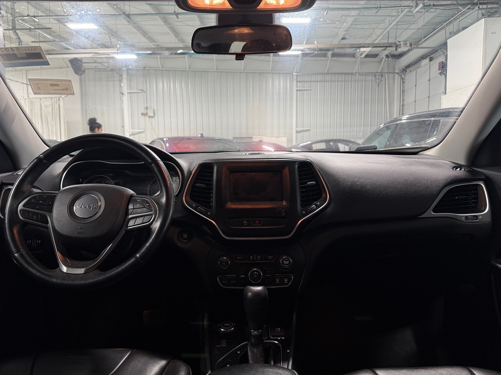 Thumbnail: 2019 Jeep Cherokee - 3
