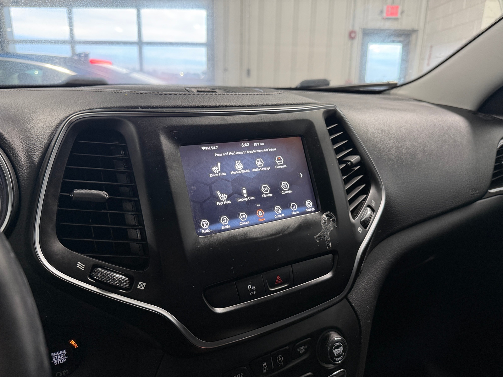 Thumbnail: 2019 Jeep Cherokee - 4