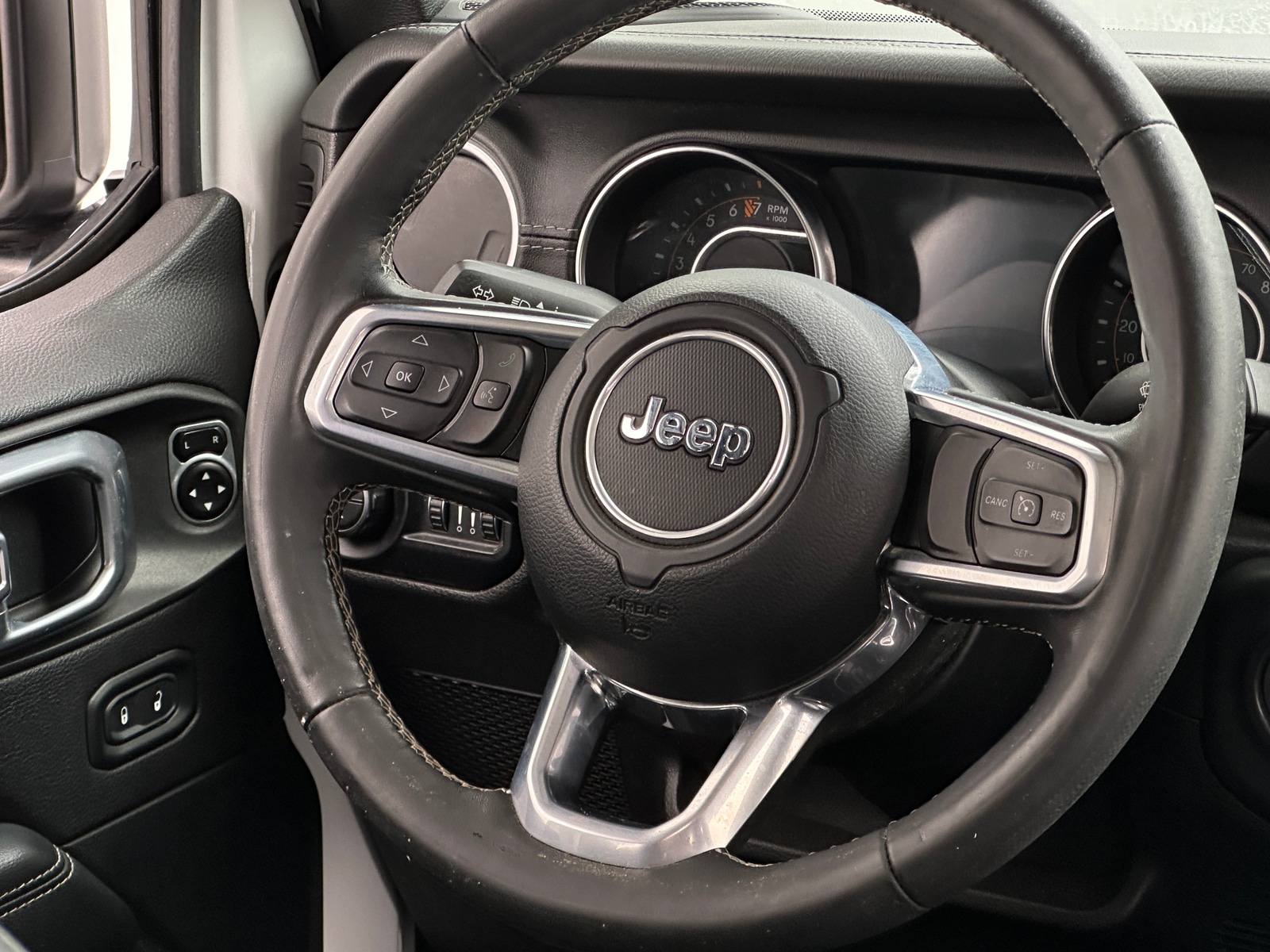 Thumbnail: 2020 Jeep Gladiator - 4