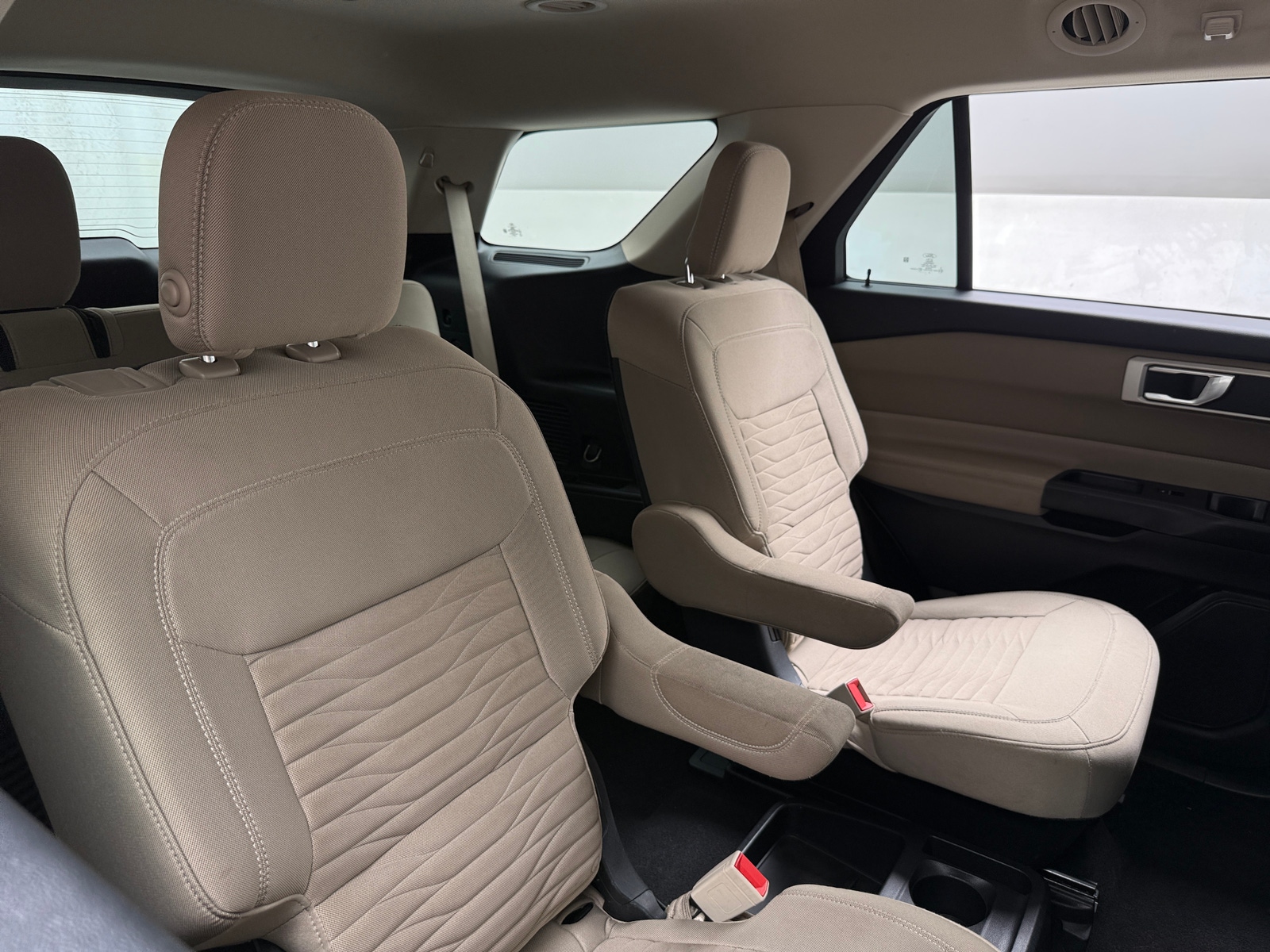 Thumbnail: 2020 Ford Explorer - 6