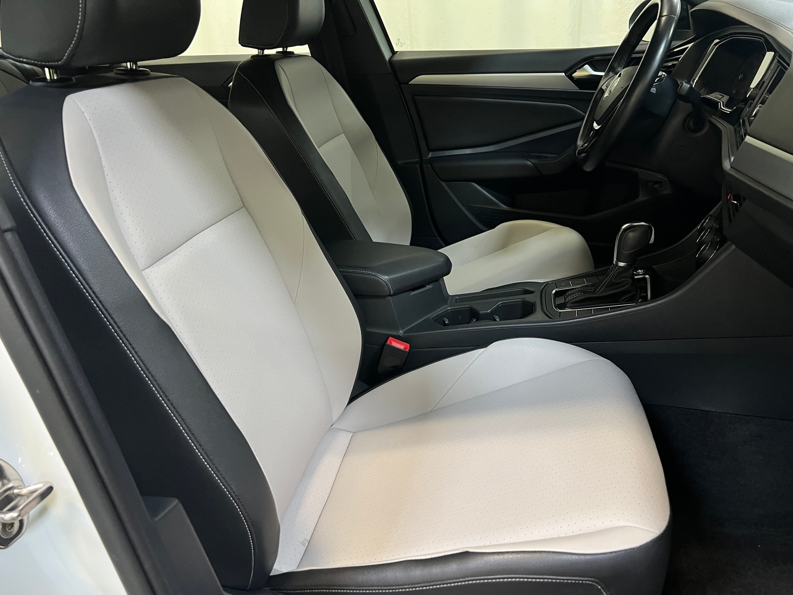 Thumbnail: 2019 Volkswagen Jetta - 2