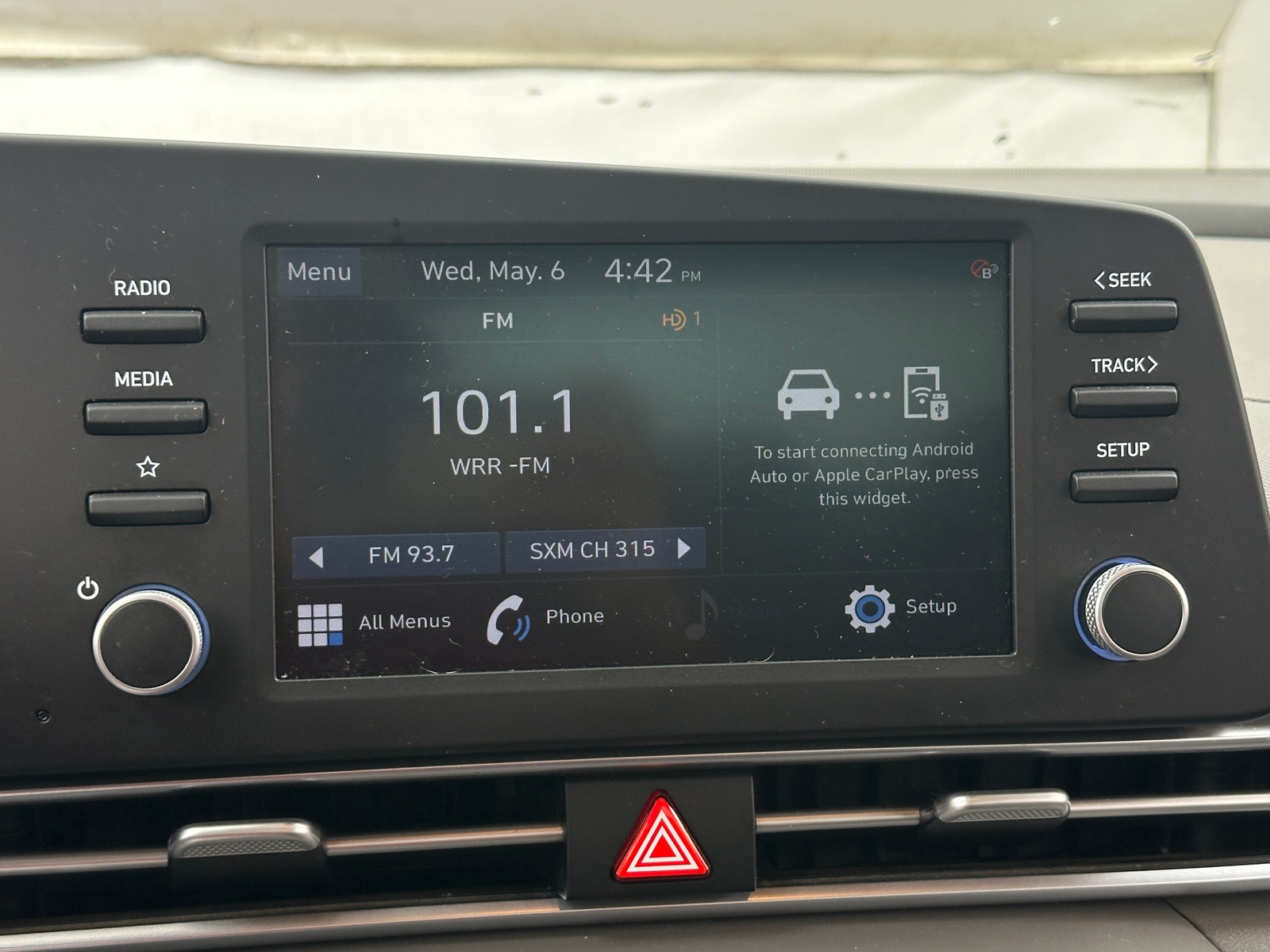 Thumbnail: 2023 Hyundai Elantra - 4