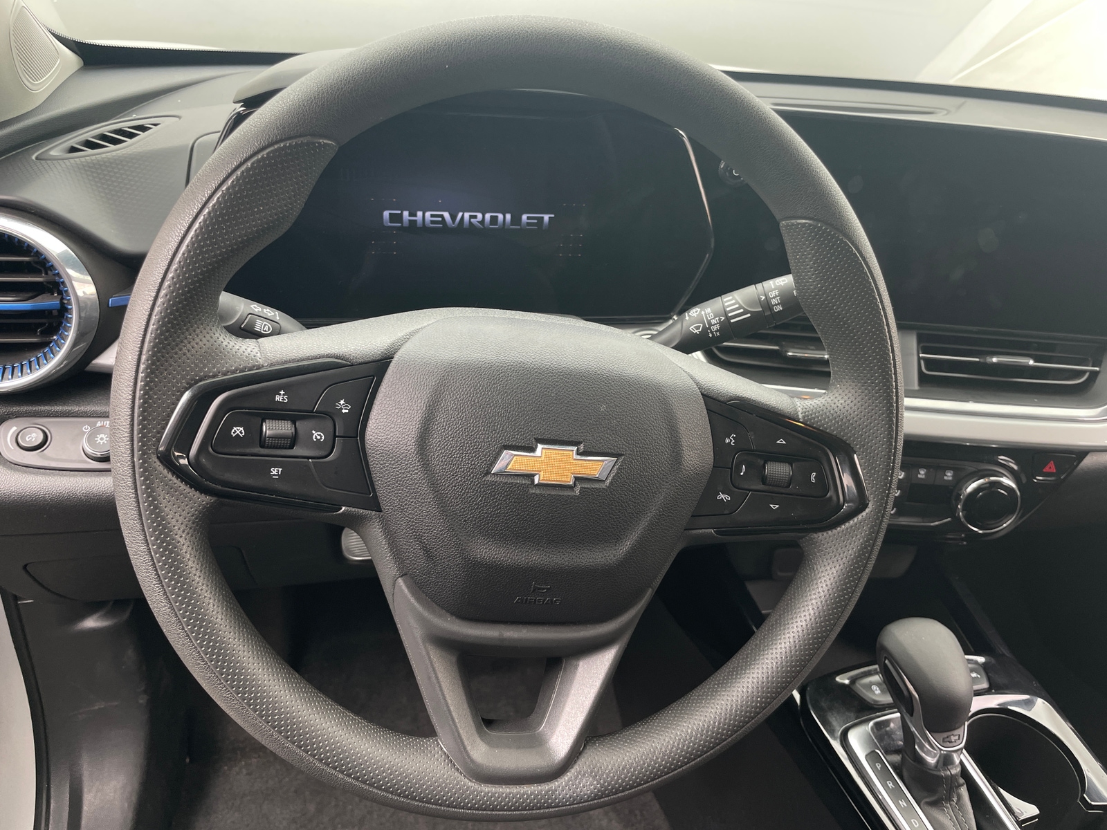 Thumbnail: 2025 Chevrolet Trax - 5