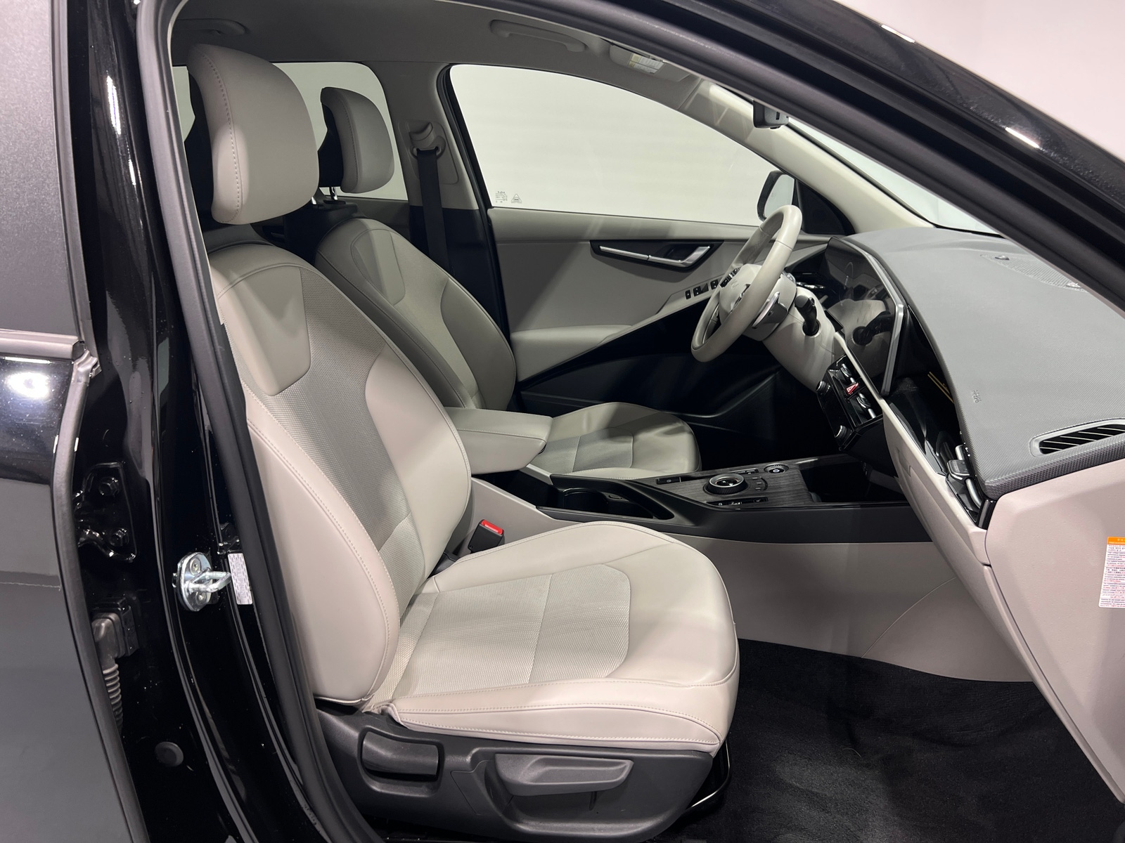 Thumbnail: 2023 Kia Niro - 2
