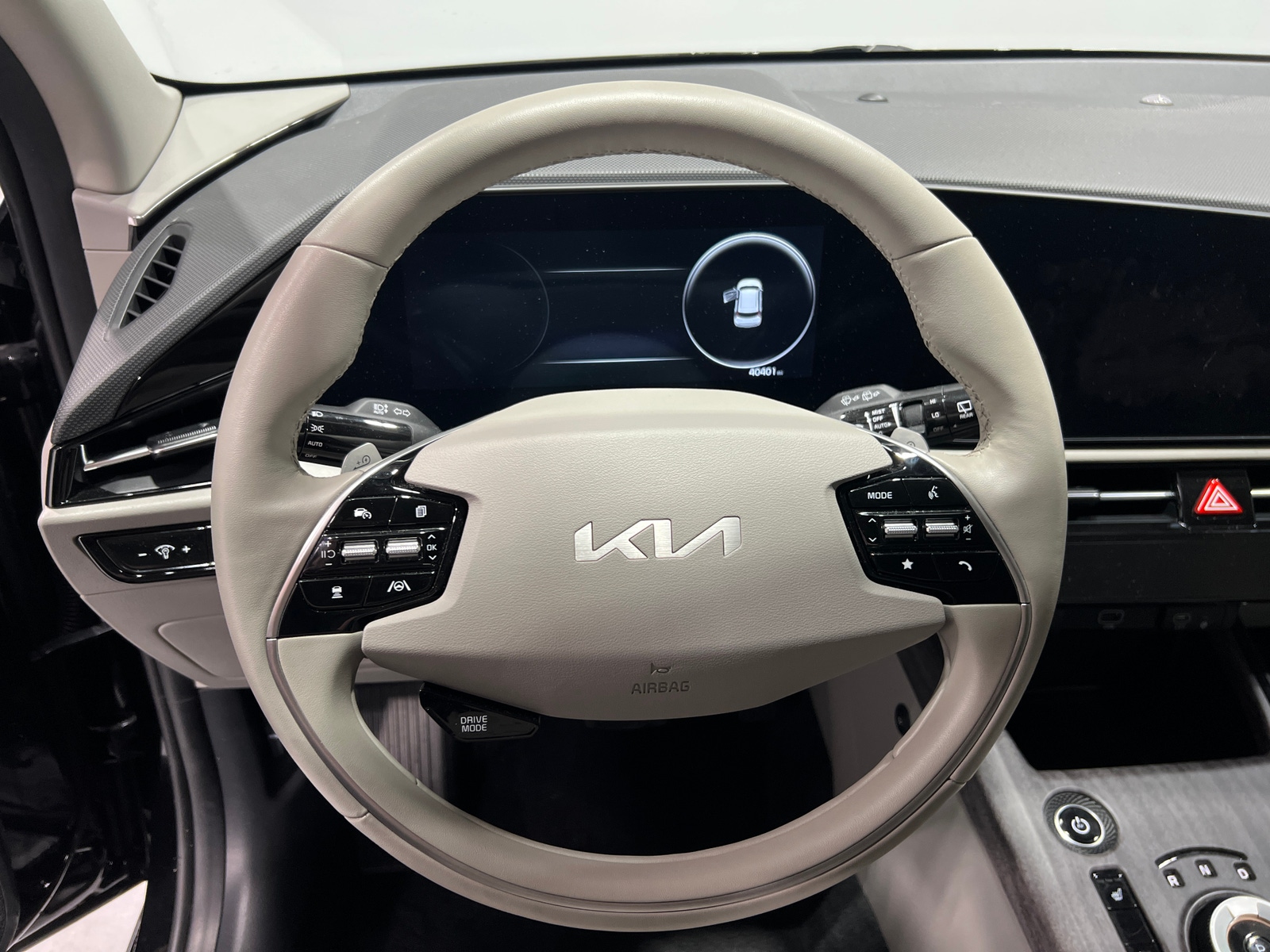Thumbnail: 2023 Kia Niro - 5