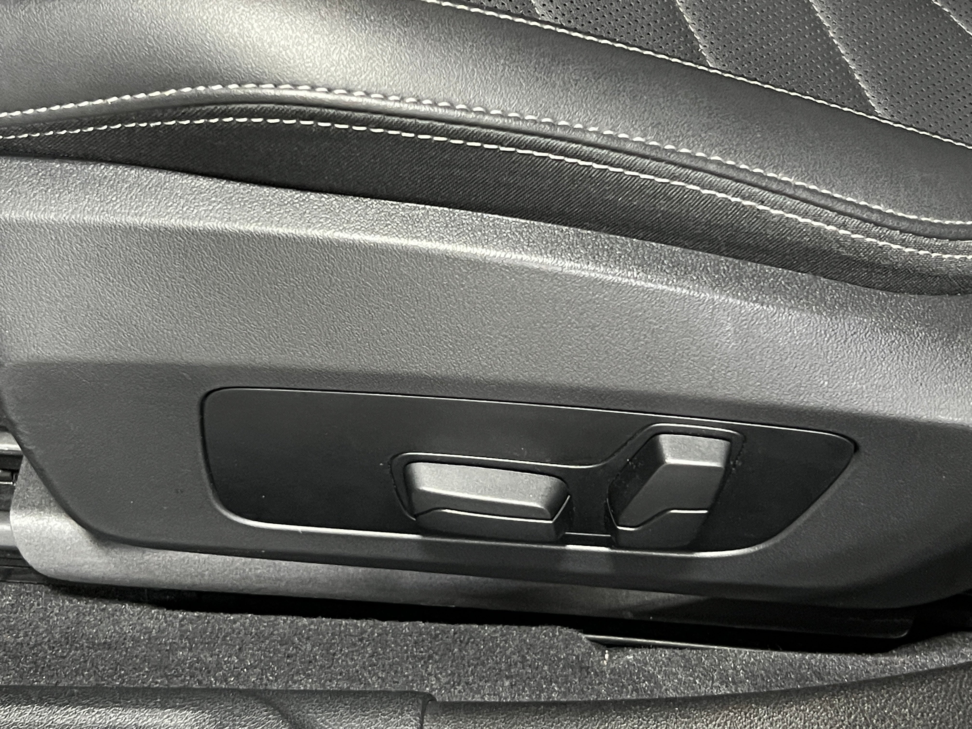 2025 BMW 2 Series 228 - Photo 2