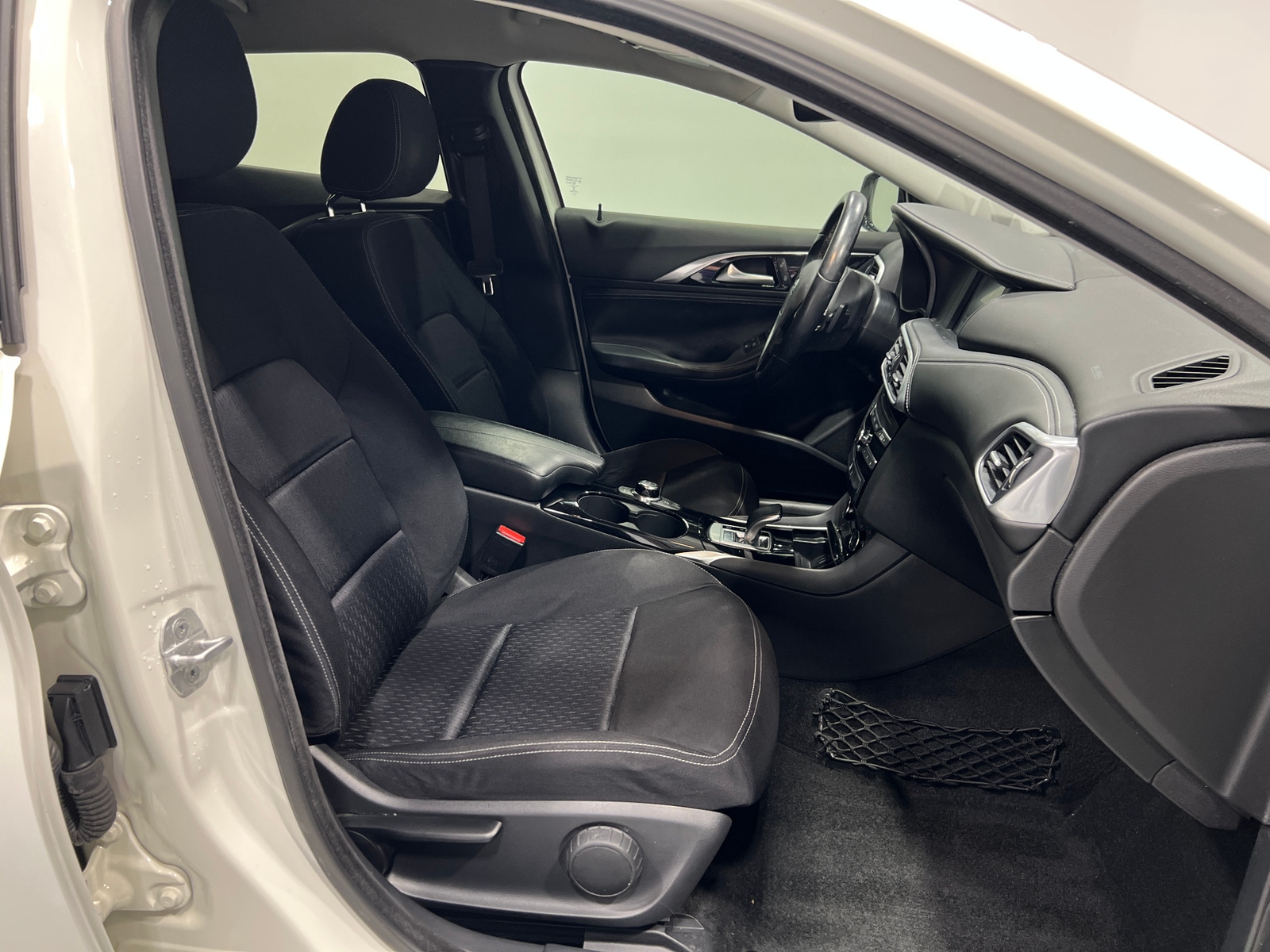 Thumbnail: 2018 INFINITI QX30 - 2