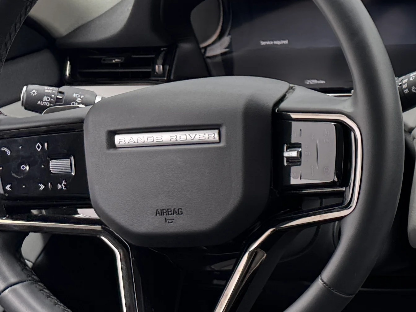 Thumbnail: 2024 Land Rover Range Rover Evoque - 4