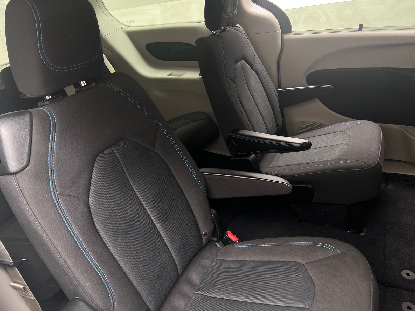 Thumbnail: 2021 Chrysler Pacifica - 6