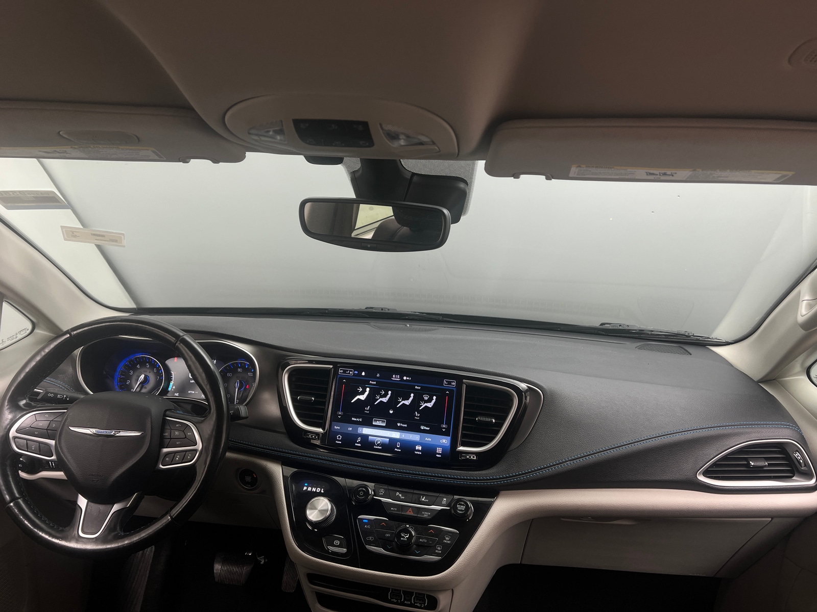 Thumbnail: 2021 Chrysler Pacifica - 3
